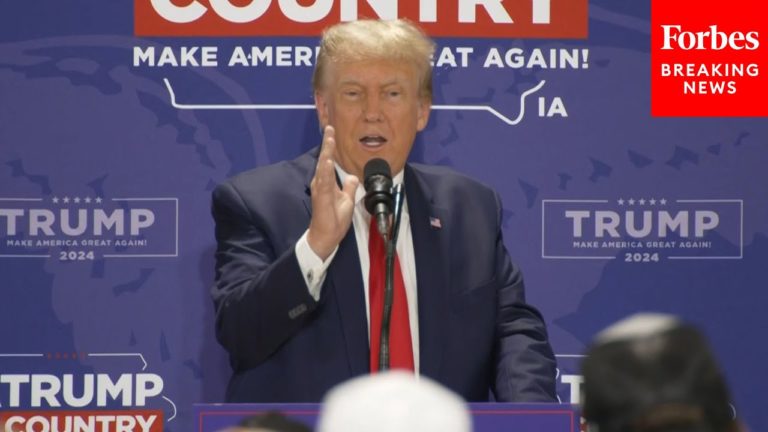 Trump Calls Megyn Kelly 'Pretty Nasty' In Recounting His Recent Interview to Iowa Crowd