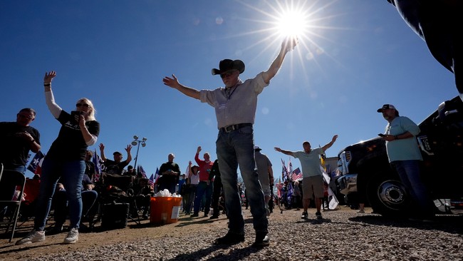 Convoy Protesting Illegal Immigration Closes Out With Rallies in Three States