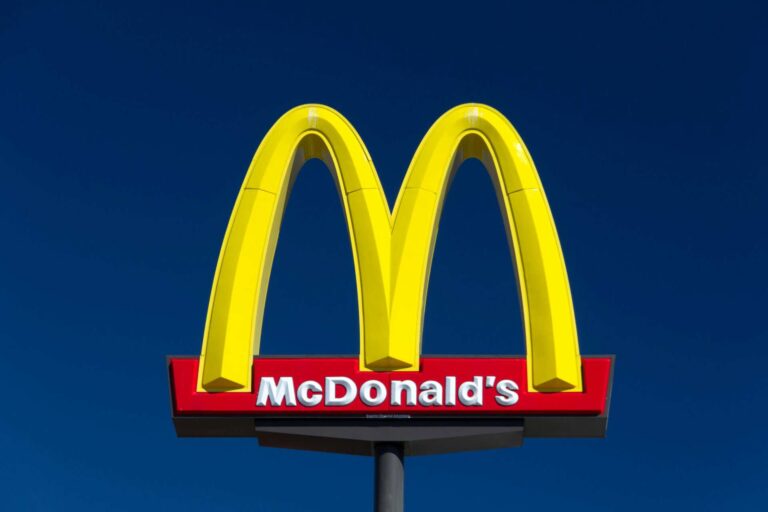 Bacteria outbreak suddenly linked to McDonald's days after Trump visit - Trump Knows