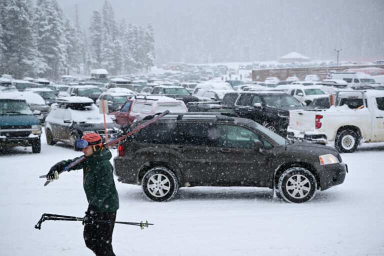 Colorado snowstorm cut power to more than 52,000 homes, thousands still without power