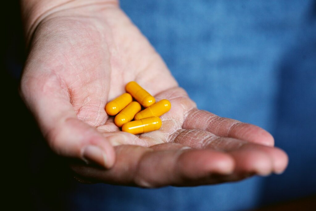 Busybody TV Doctor Wants to Inspect, Control What Supplements You Can Take