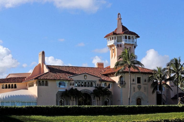 Video/Pic: Trump’s robot dog protects children at Mar-a-Lago