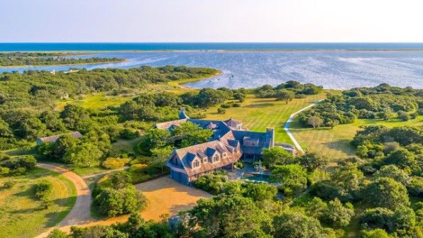Michelle Obama 'crying' about how expensive it was to live in White House! * WorldNetDaily * by Bob Unruh