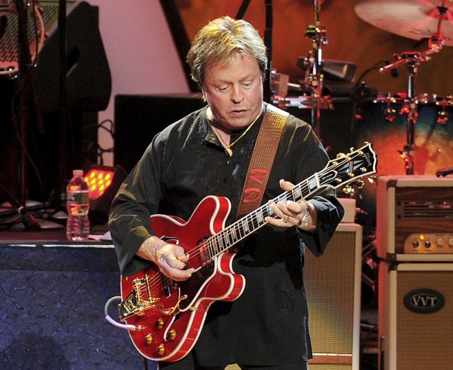 Rock Legend Rick Derringer Dies at 77