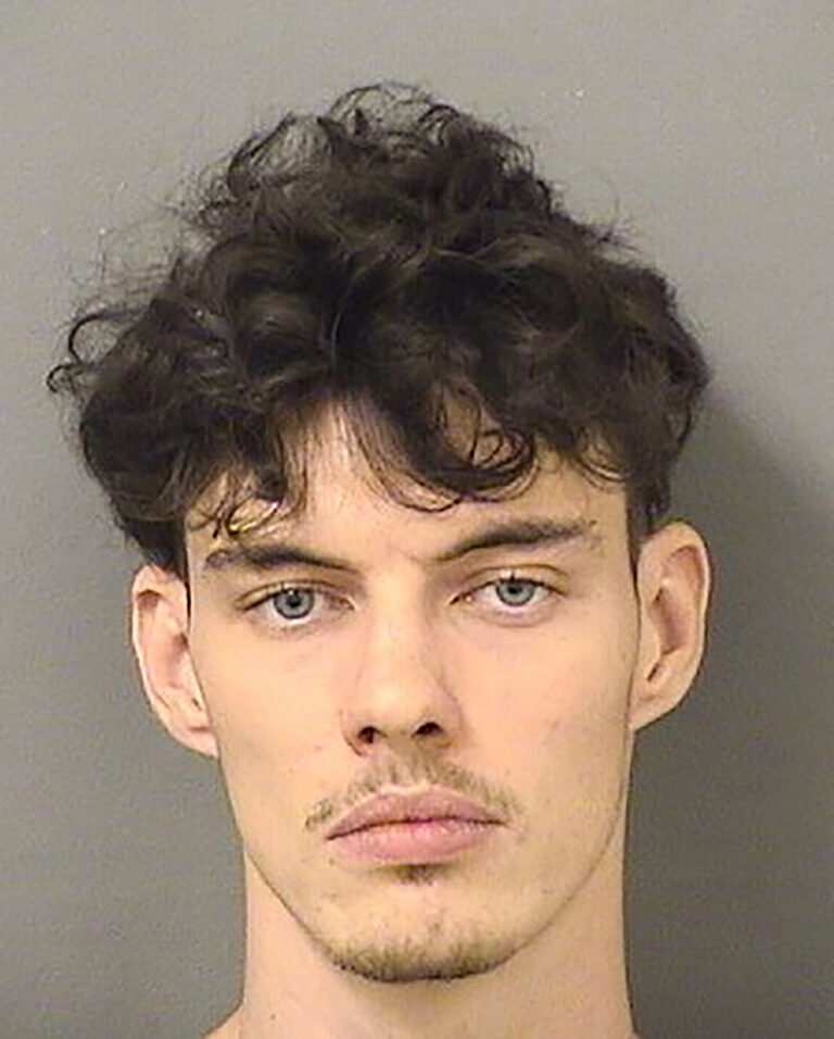 South Florida man shared mass-shooting fantasies with school shooter, deputies say